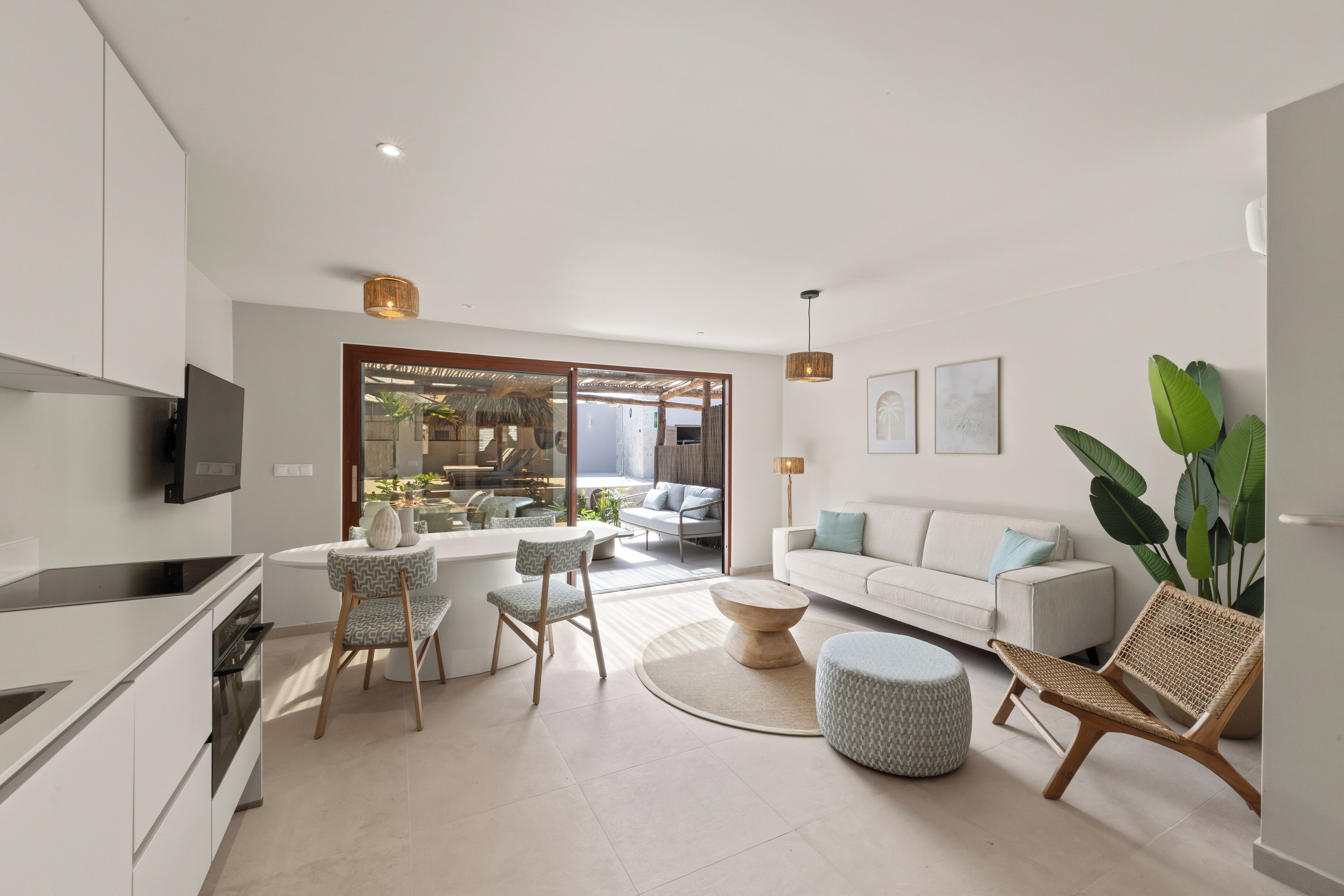 Comfort Bungalow, Lanai, Pool View | Living area