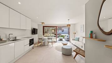 Comfort Bungalow, Lanai, Pool View | Living area