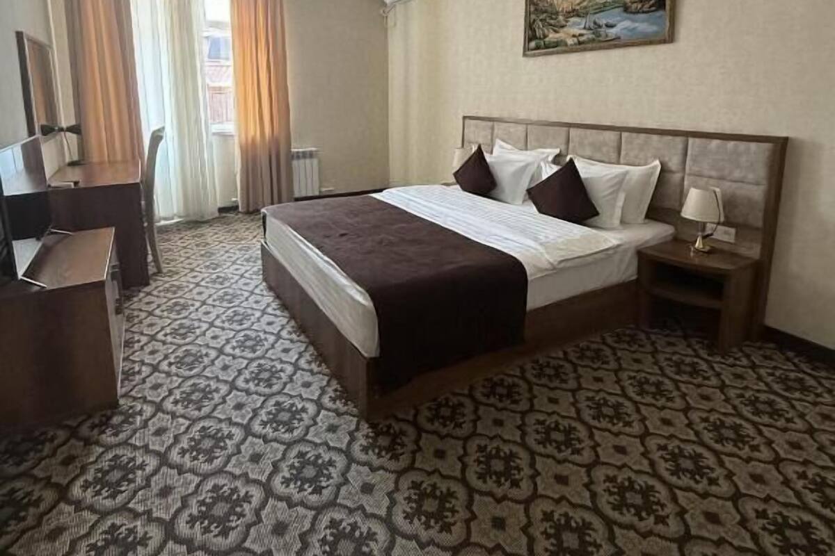 1 bedroom, in-room safe, desk, free WiFi