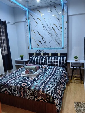 1 habitación, tabla de planchar con plancha, wifi y ropa de cama