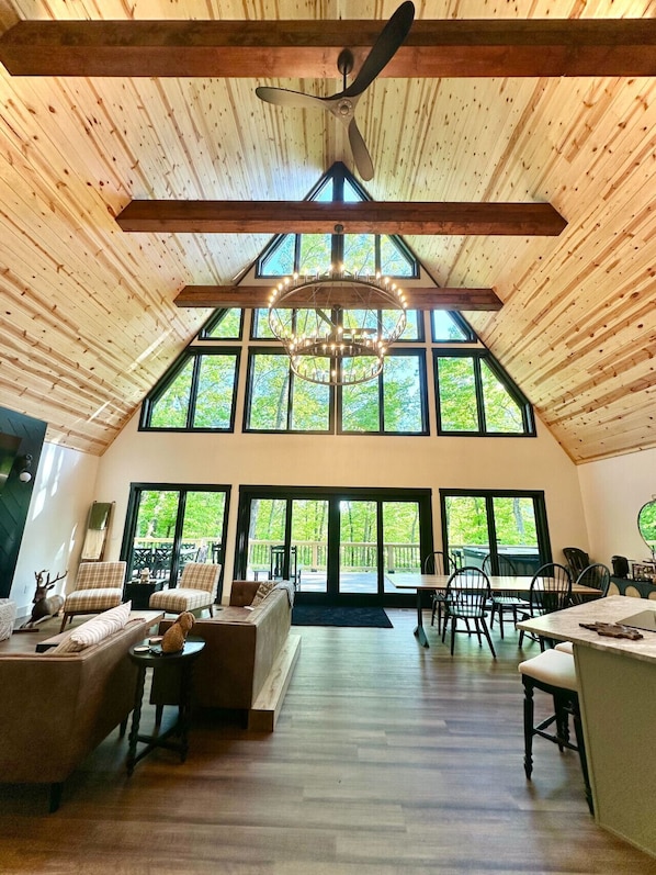 المنشأة من الداخل