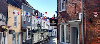 Peppercorn An Enchanting house in Lymington