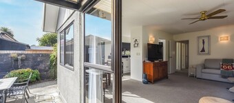 Tahunanui Shoreside - Nelson Holiday Home
