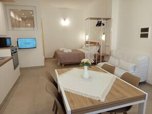 1 bedroom, WiFi, bed sheets