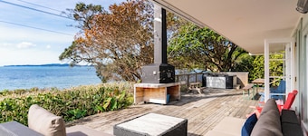 Herons Hideaway - Snells Beach Holiday Home