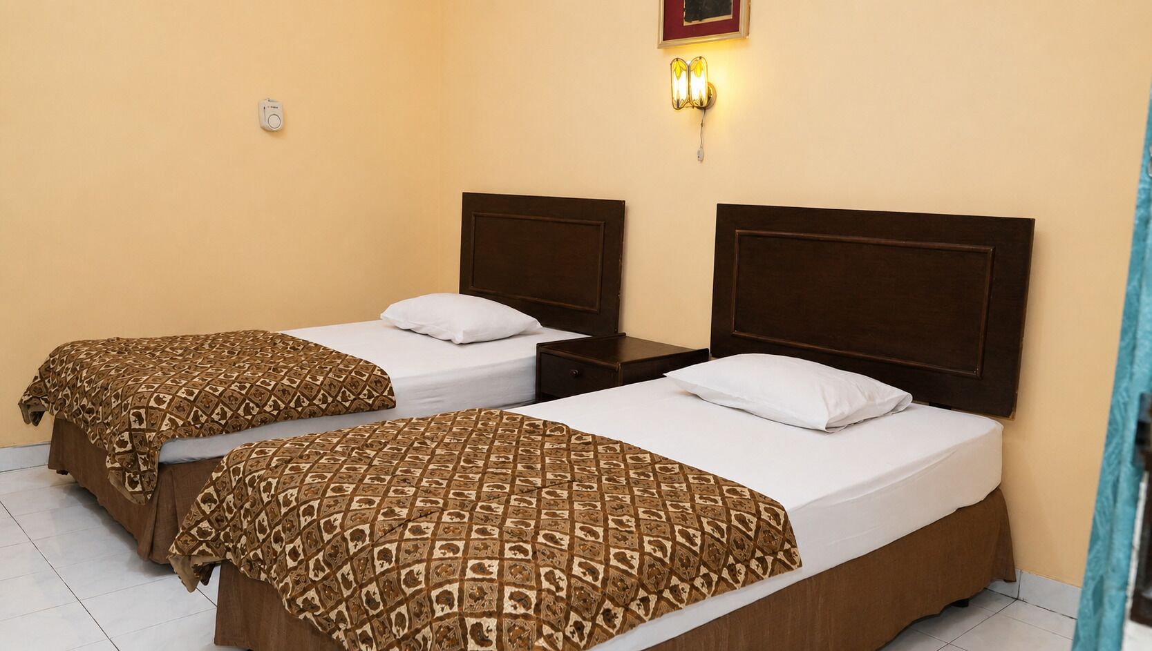 Standard Twin Room | Desk, free WiFi
