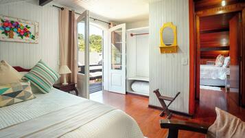 Casa família | Frigobar, espaço de trabalho para notebook, Wi-Fi de cortesia