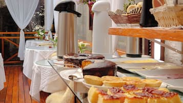 Tägliches inbegriffenes Frühstück zur Selbstbedienung
