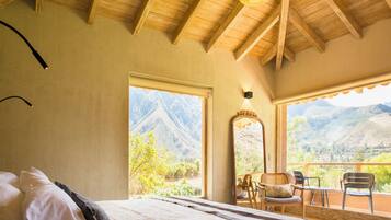 4 habitaciones, tabla de planchar con plancha, wifi y ropa de cama