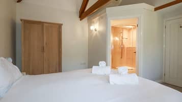 1 Schlafzimmer, individuell dekoriert, individuell eingerichtet