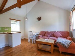 Living area - Rose's Stable (Truro)