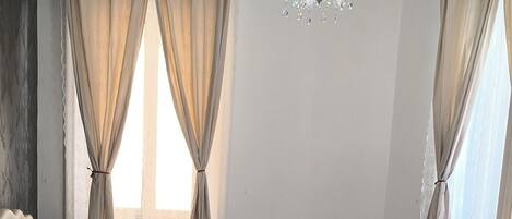 5 bedrooms, in-room safe, iron/ironing board, free WiFi