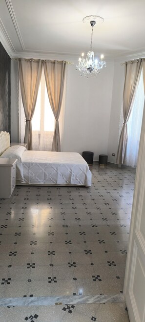 5 bedrooms, in-room safe, iron/ironing board, free WiFi