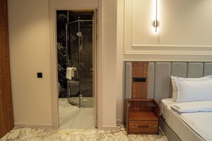 Superior Double Room | In-room safe, desk, free WiFi