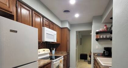Charming 3-bedroom house with WiFi, AC in delightful Amarillo