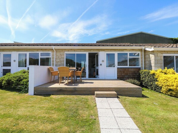 Outdoor dining - Cape 12, (Yarmouth)