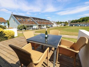 Outdoor dining - Cape 12, (Yarmouth)