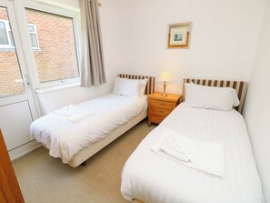 2 bedrooms, individually decorated, individually furnished, free WiFi - Cape 12, (Yarmouth)