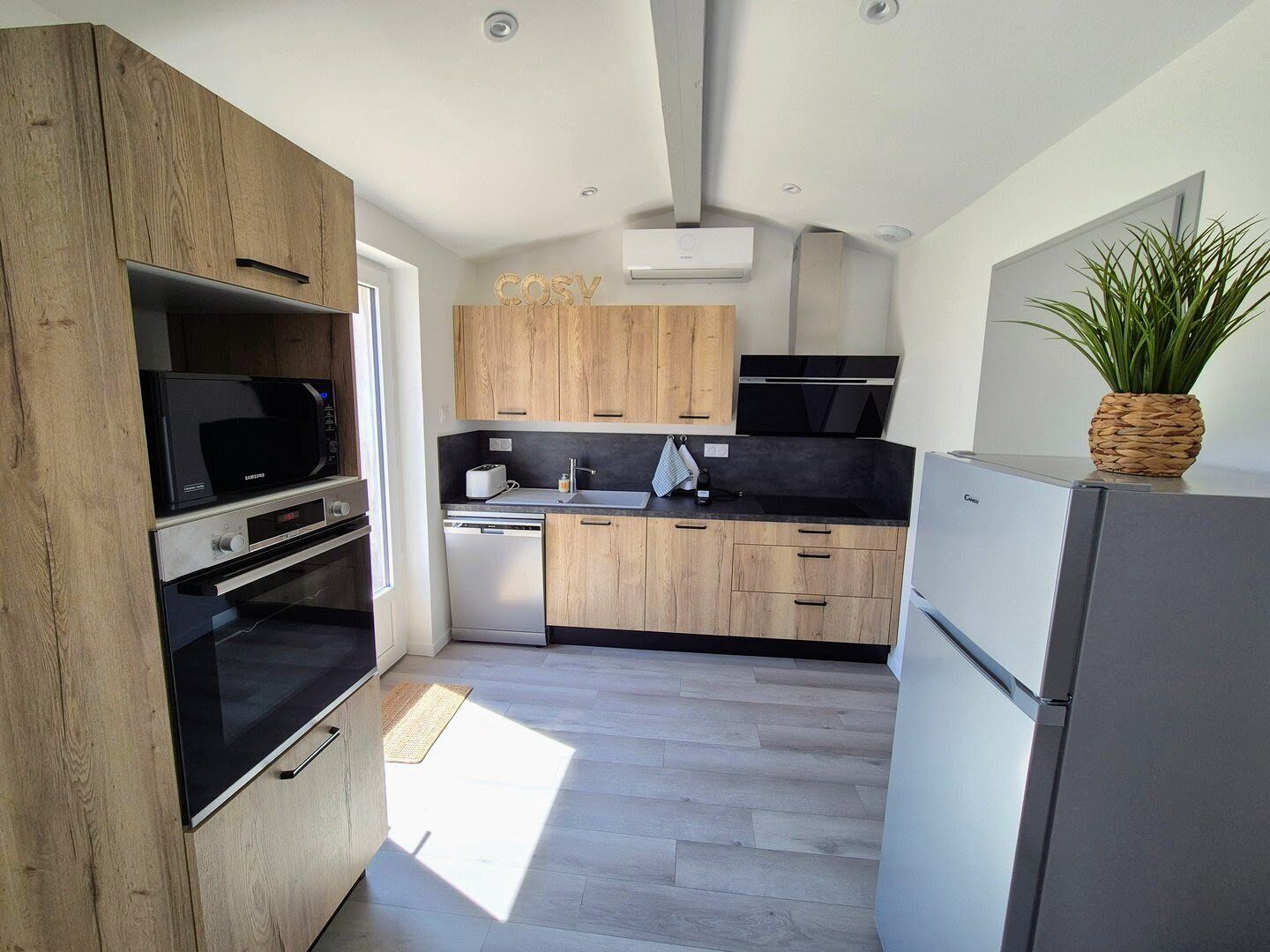 Fridge, microwave, oven, dishwasher