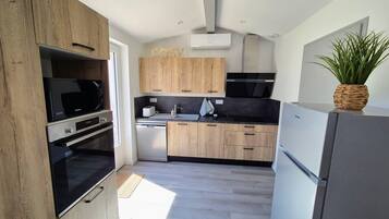 Fridge, microwave, oven, dishwasher