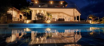 Central Villa, big spaces, 180° Seaview with infinite Pool con hot Jacuzzi