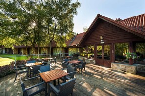 Terrace/patio - Chevin Country Park Hotel (Otley)