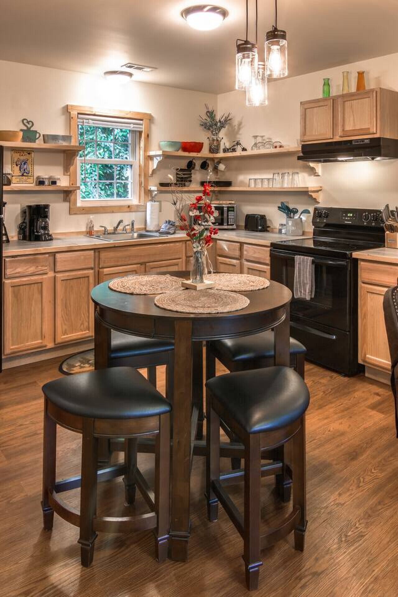 Coffee/tea maker, microwave, oven, stovetop
