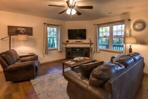 TV, fireplace