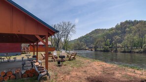 Outdoor dining - Train Rides, Trails & Casino Fun : Your Smoky Hub. (Bryson City)