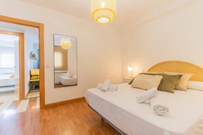 2 bedrooms, iron/ironing board, travel cot, WiFi