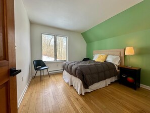 3 bedrooms, free WiFi, bed sheets