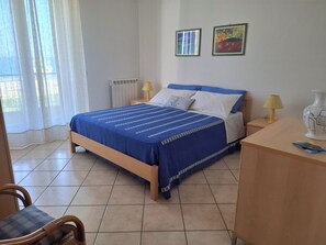 2 chambres, fer et planche à repasser, lit parapluie, Wi-Fi gratuit