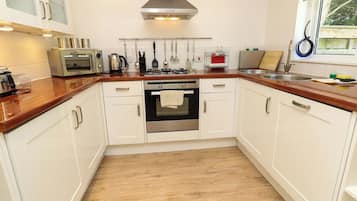 Dishwasher, cookware/dishes/utensils