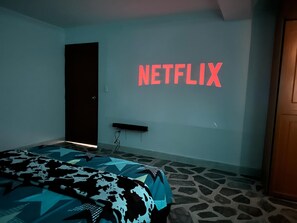 3 bedrooms, desk, free WiFi, bed sheets