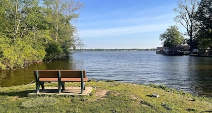 Island Time on Seminole, firepit, golf cart, Boat for rent