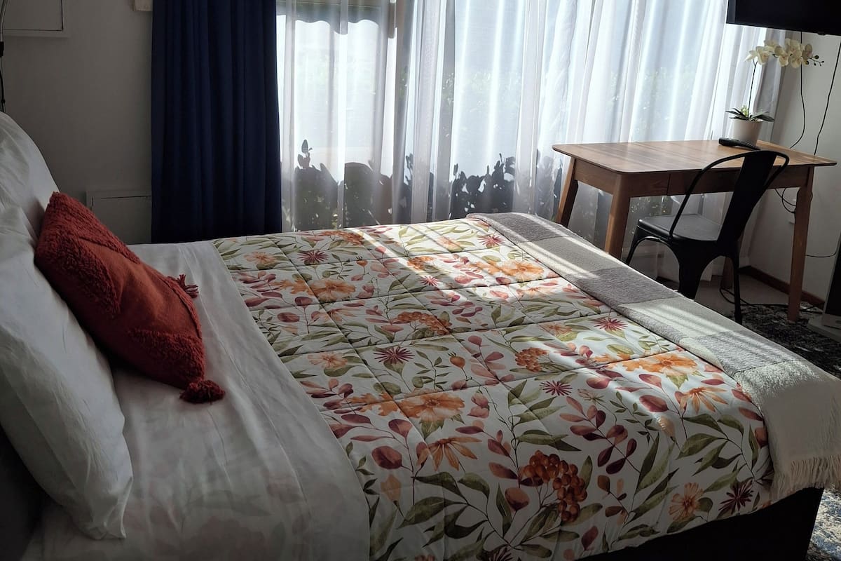 Suite Studio Ăconomique | 1 chambre, fer et planche Ă repasser, Wi-Fi gratuit