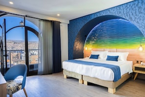 In-room safe, desk, laptop workspace, blackout curtains - Illampu Art Boutique Hotel (La Paz)