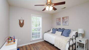 3 bedrooms, iron/ironing board, travel crib, free WiFi