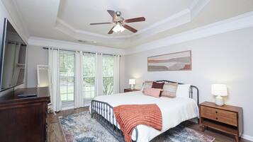 3 bedrooms, iron/ironing board, travel crib, free WiFi