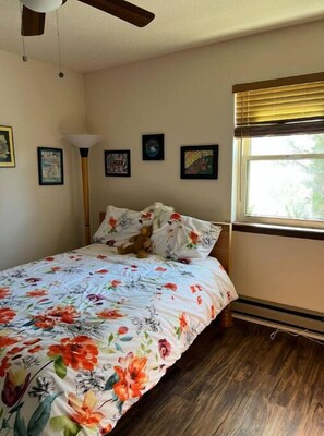 3 dormitorios, tabla de planchar con plancha, wifi gratis y ropa de cama