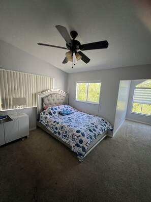 3 Schlafzimmer, Bügeleisen/Bügelbrett, WLAN, Bettwäsche