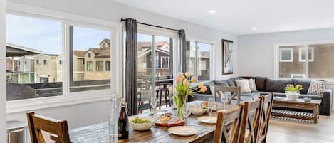 Casa (Multiple Bedrooms) | Interior