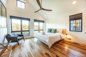 Room - Stylish 3-bedroom house with modern amenities in Davis, WV (Davis)