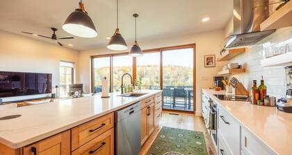Stylish 3-bedroom house with modern amenities in Davis, WV
