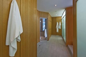 Unclassified image, 3 of 58, button - Hotel Schweizerhof St. Moritz (Saint Moritz)