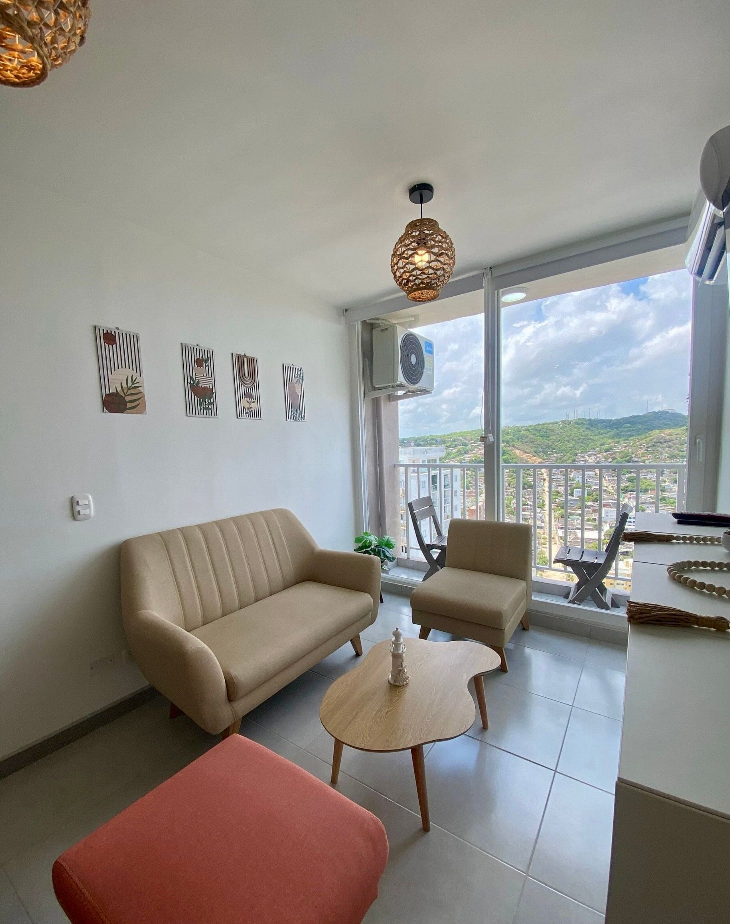 Appartement, 3 slaapkamers | Woonruimte | Een smart-tv en een dvd-speler
