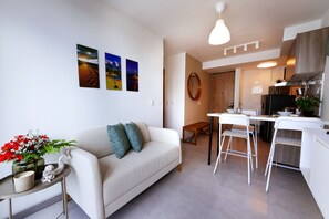 Living area - U-GO Sunset 47  (Cartagena)