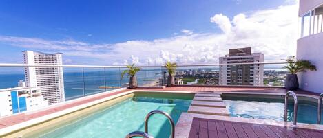 حمّام سباحة خارجي