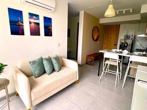 Living area - U-GO Sunset 47  (Cartagena)