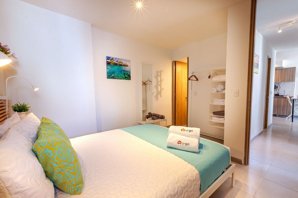 3 bedrooms, laptop workspace, WiFi (free), bed sheets